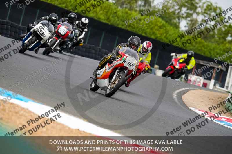 Vintage motorcycle club;eventdigitalimages;mallory park;mallory park trackday photographs;no limits trackdays;peter wileman photography;trackday digital images;trackday photos;vmcc festival 1000 bikes photographs